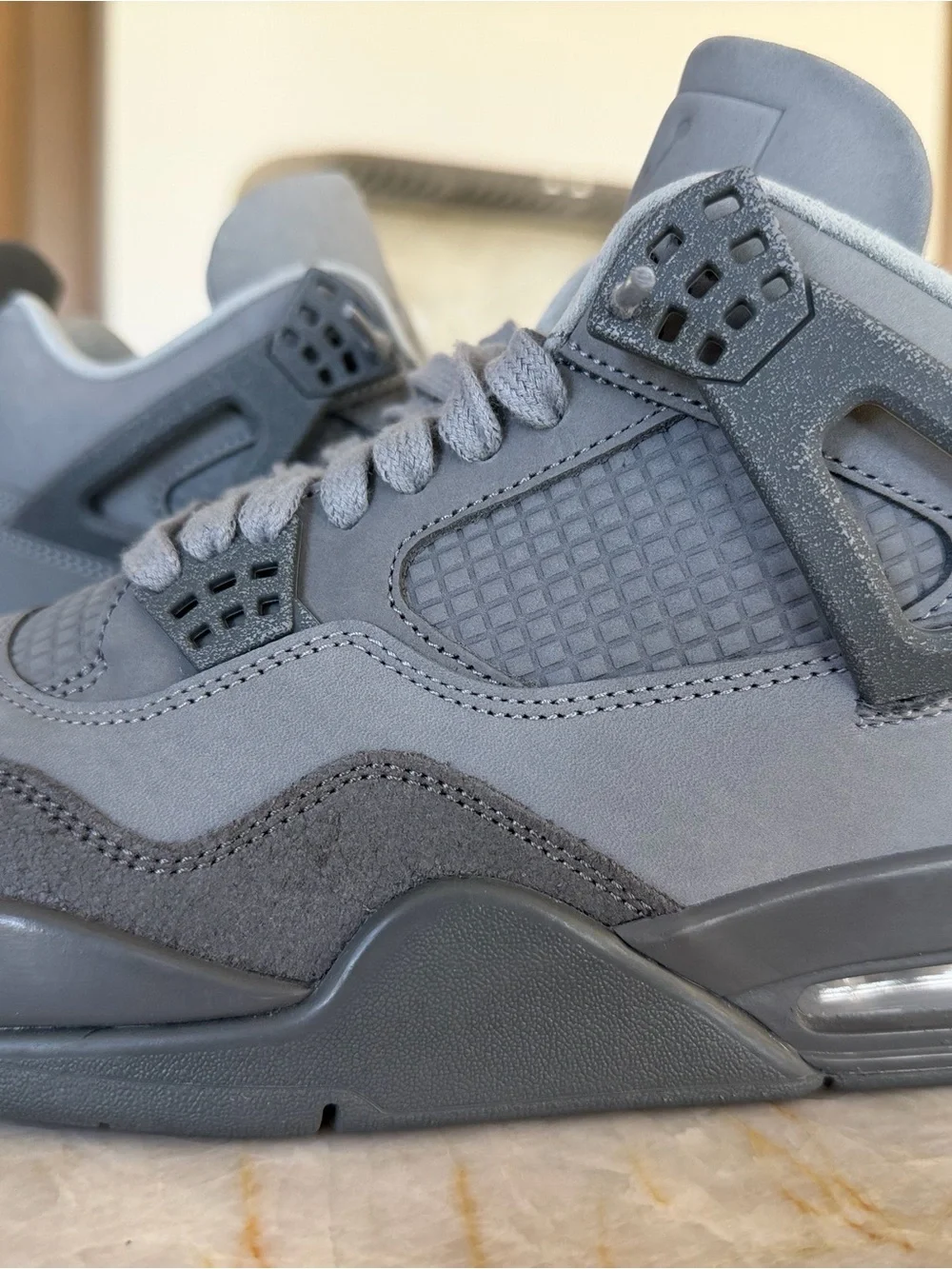 Jordan Retro 4 Men’s Sneakers — Grey
